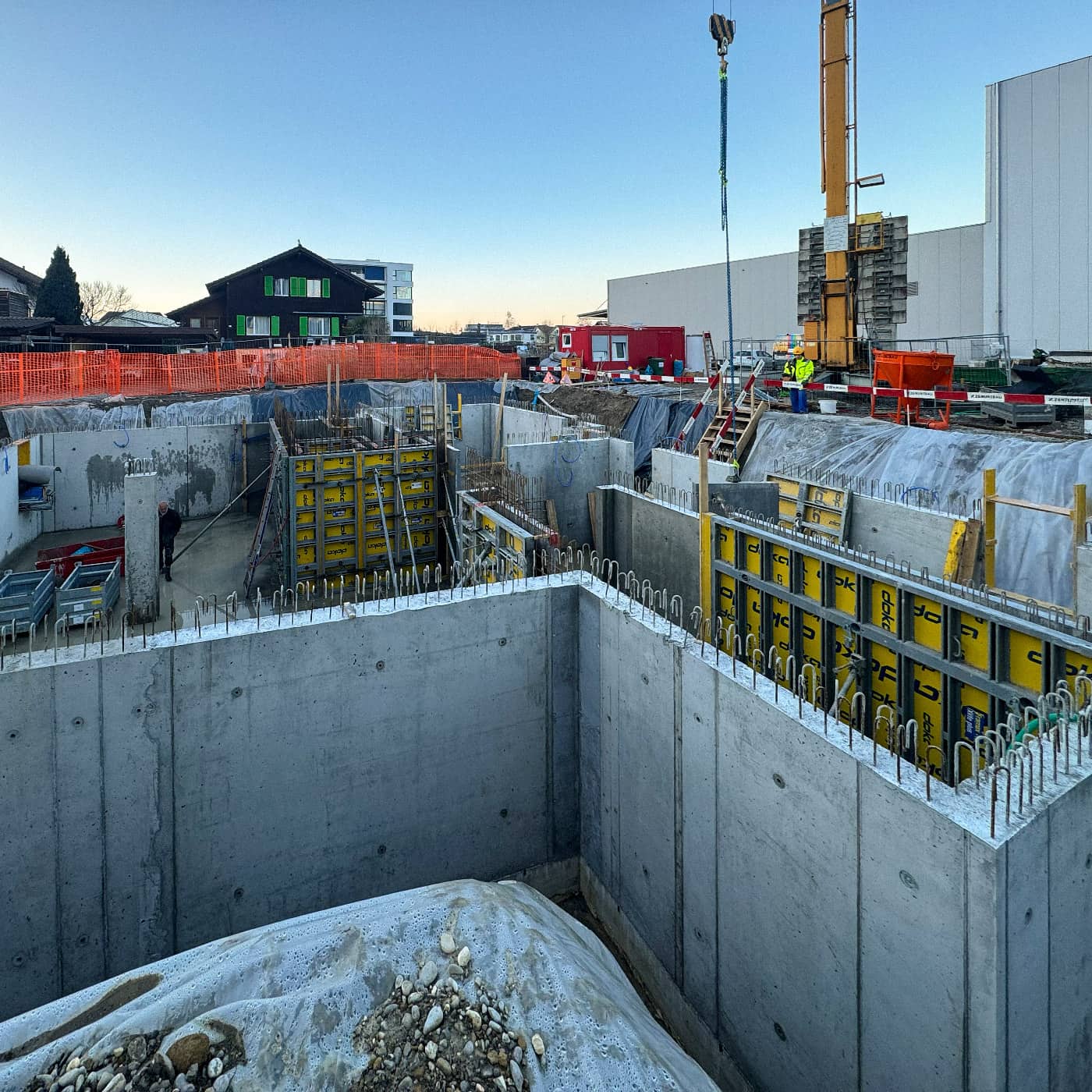 Bauunternehmen - Construction cranes and buildings