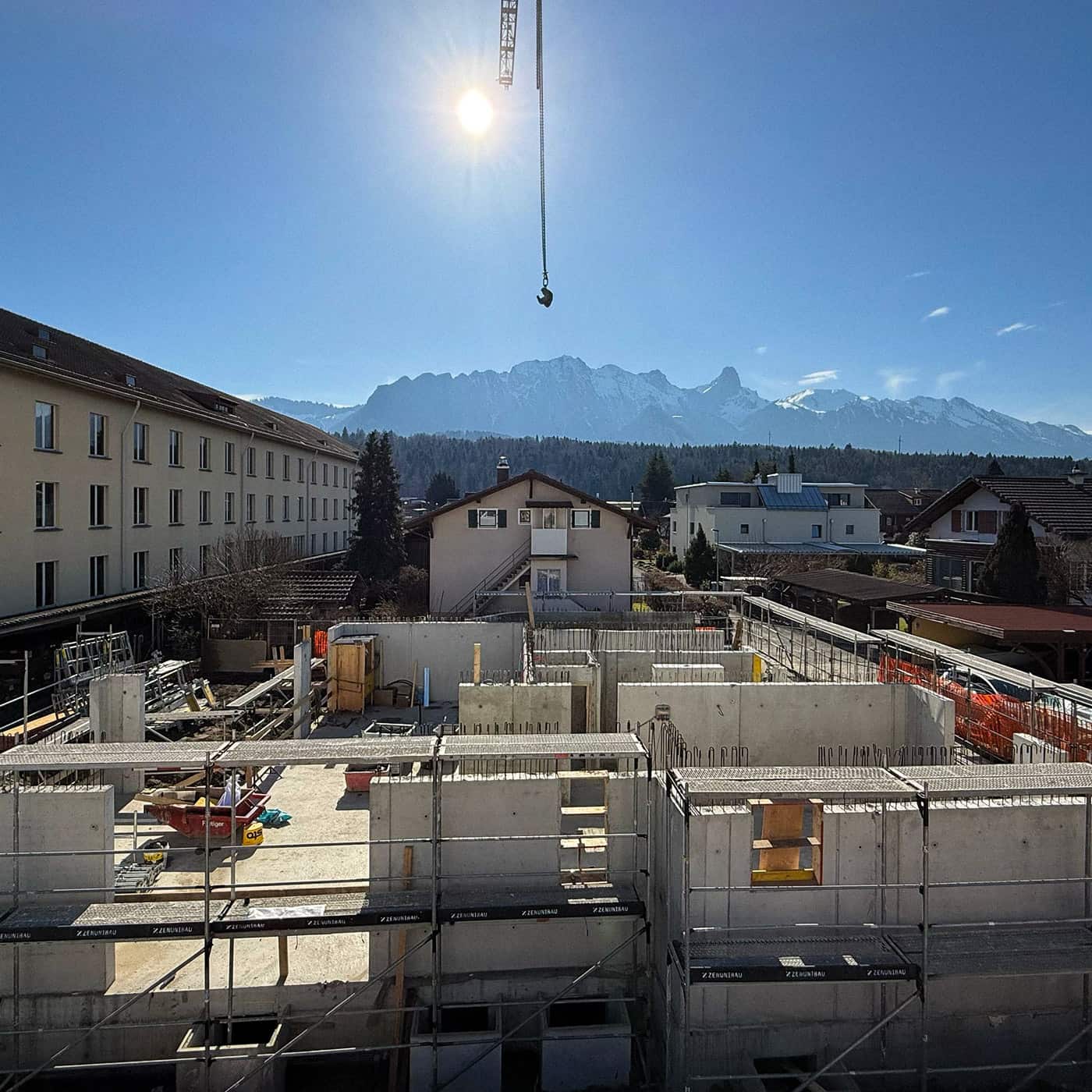 Bauunternehmen - Construction cranes and buildings